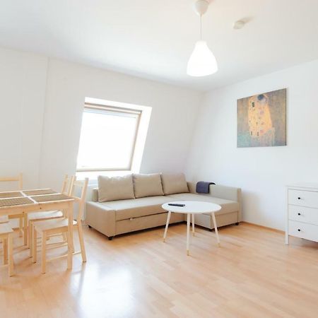 Central Living Apartments - Rathaus ウィーン エクステリア 写真