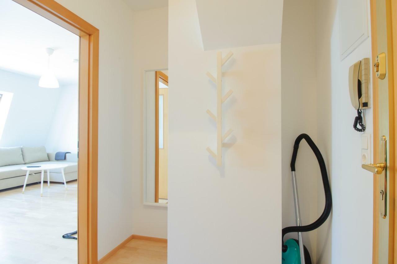 Central Living Apartments - Rathaus ウィーン エクステリア 写真