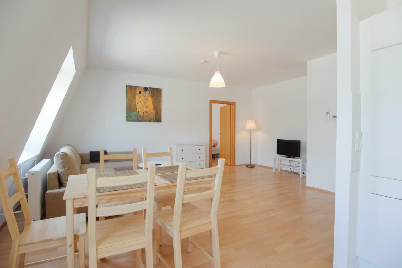 Central Living Apartments - Rathaus ウィーン エクステリア 写真
